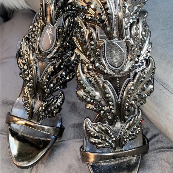 giuseppe zanotti diamond heels